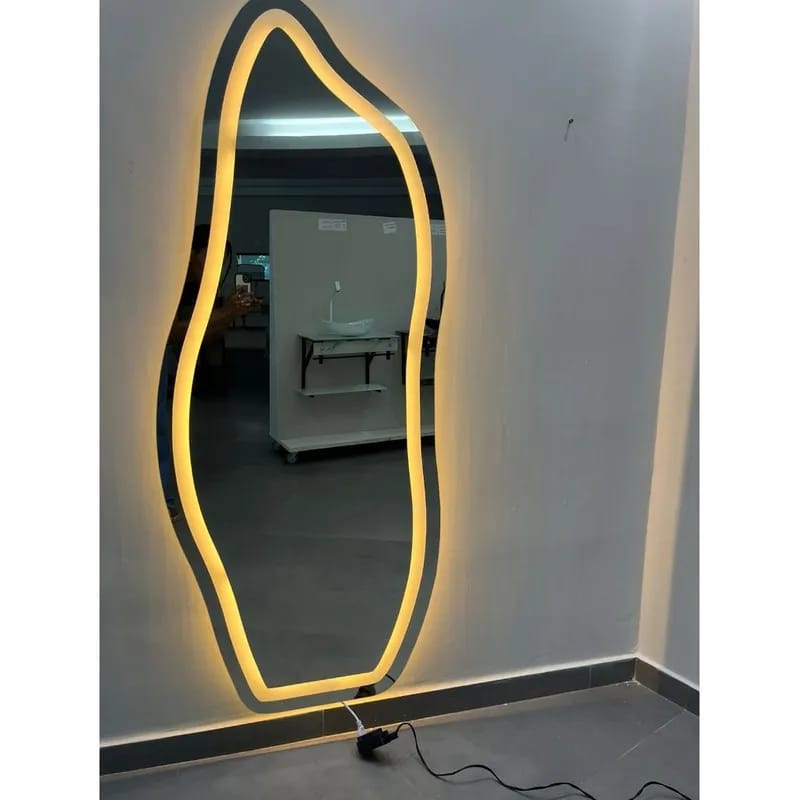 Arched Full-Length LED Standing Mirror – White Light Design